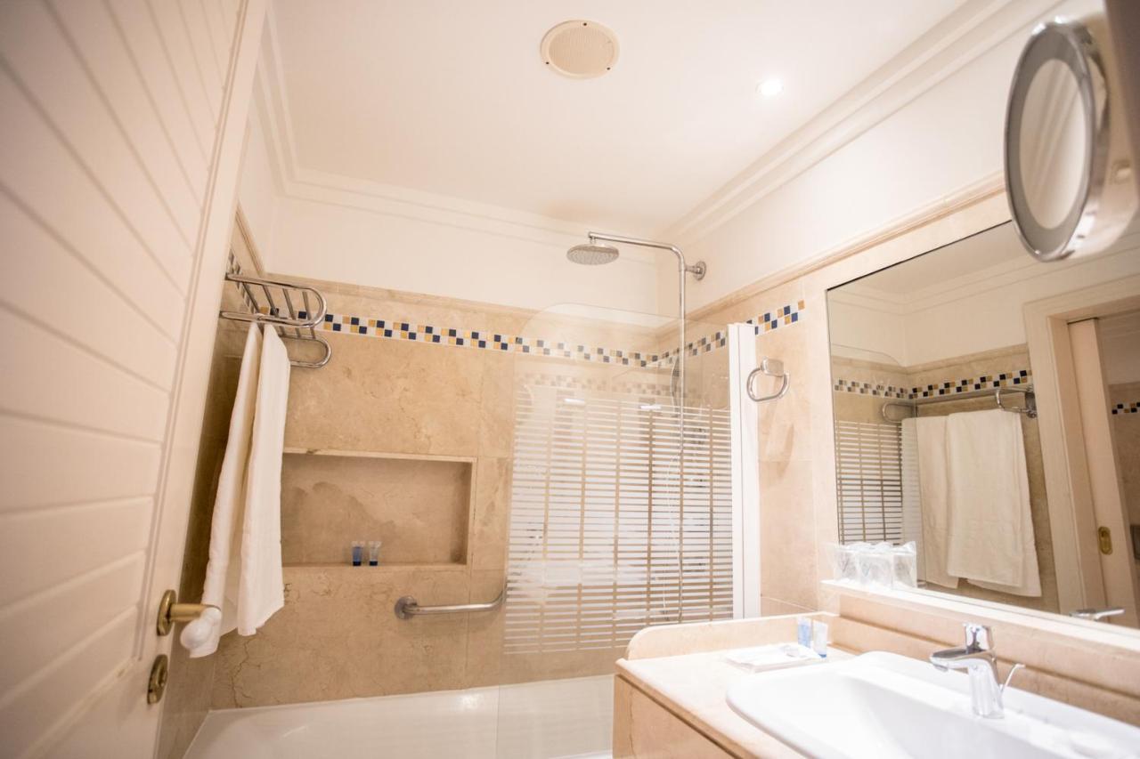 Double or Twin Room Front Sea View Extra Bed & 1child,1207674160:JPEG